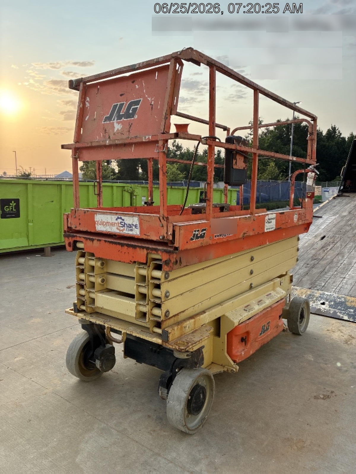 2016 JLG 3246ES