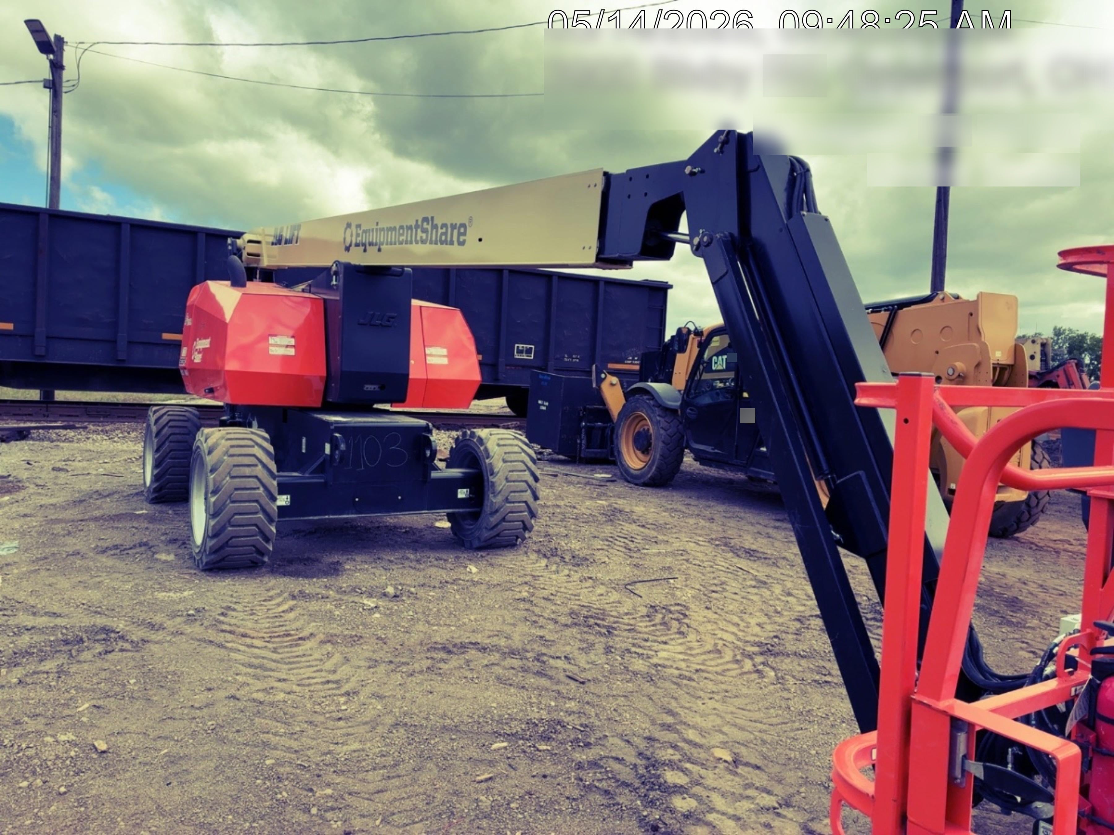 2025 JLG 800AJ