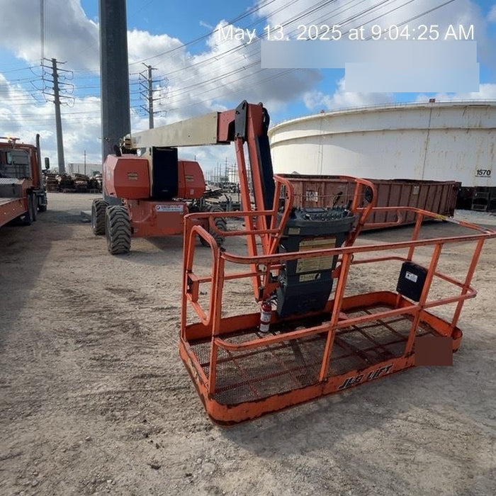 2020 JLG 800AJ