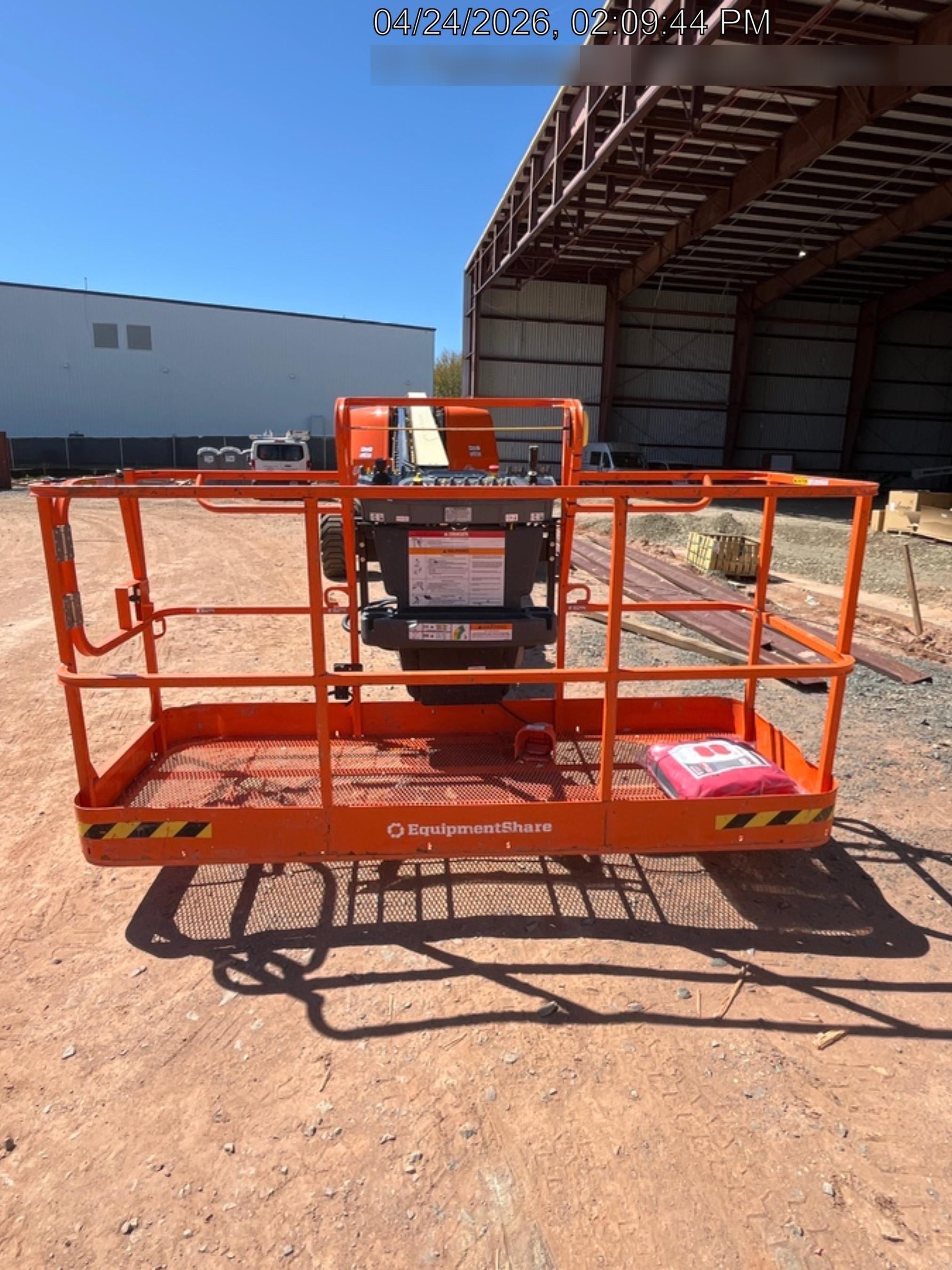 2025 JLG 660SJ