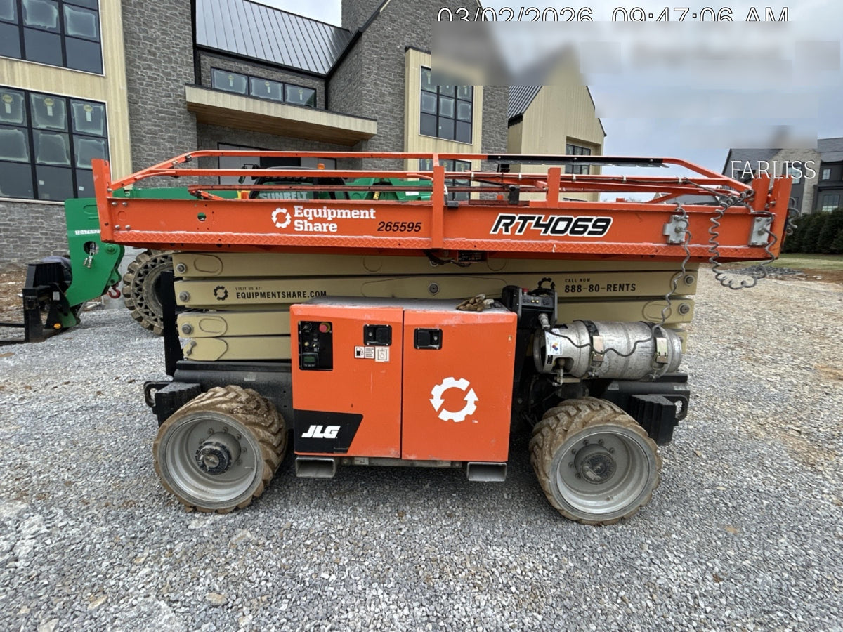 2022 JLG RT4069