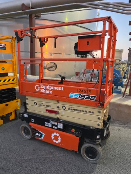 2024 JLG ES1932
