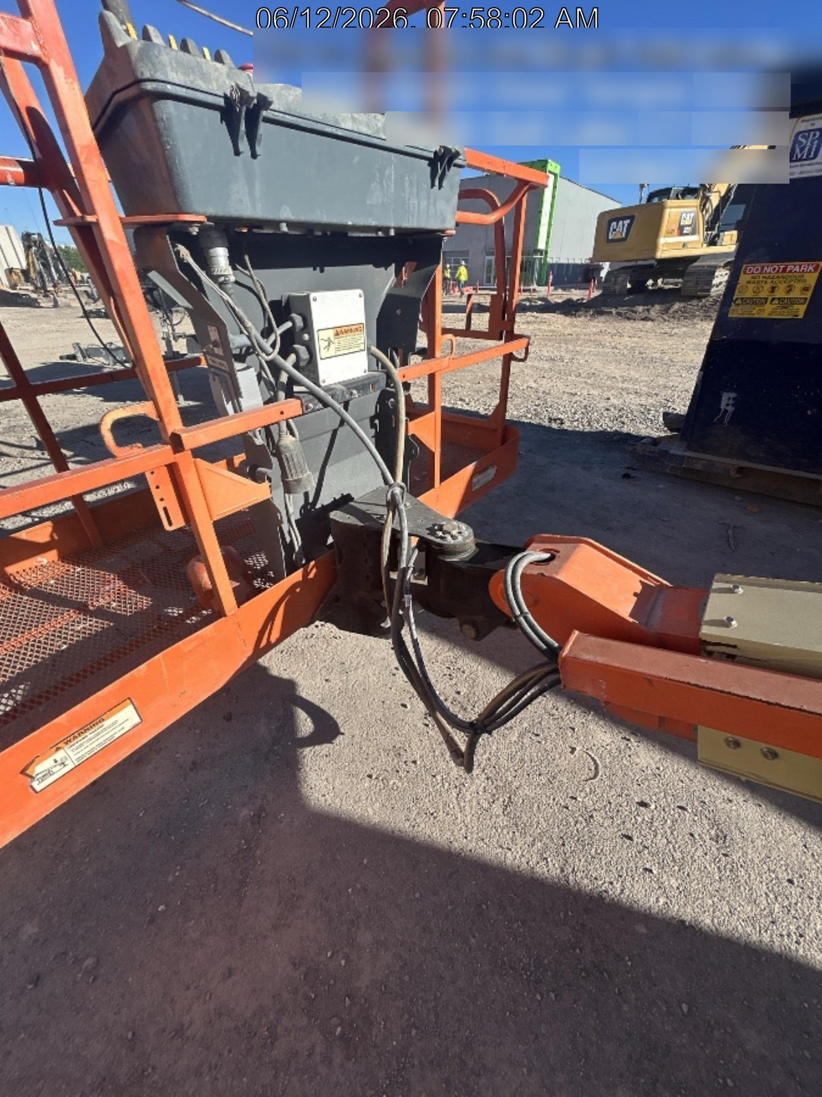 2019 JLG 400S