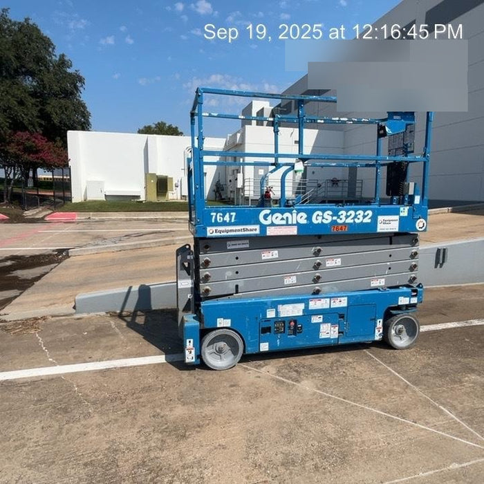 2017 Genie GS-3232 Genie GS3232 Lift w/Folding Rails and Swing Gate