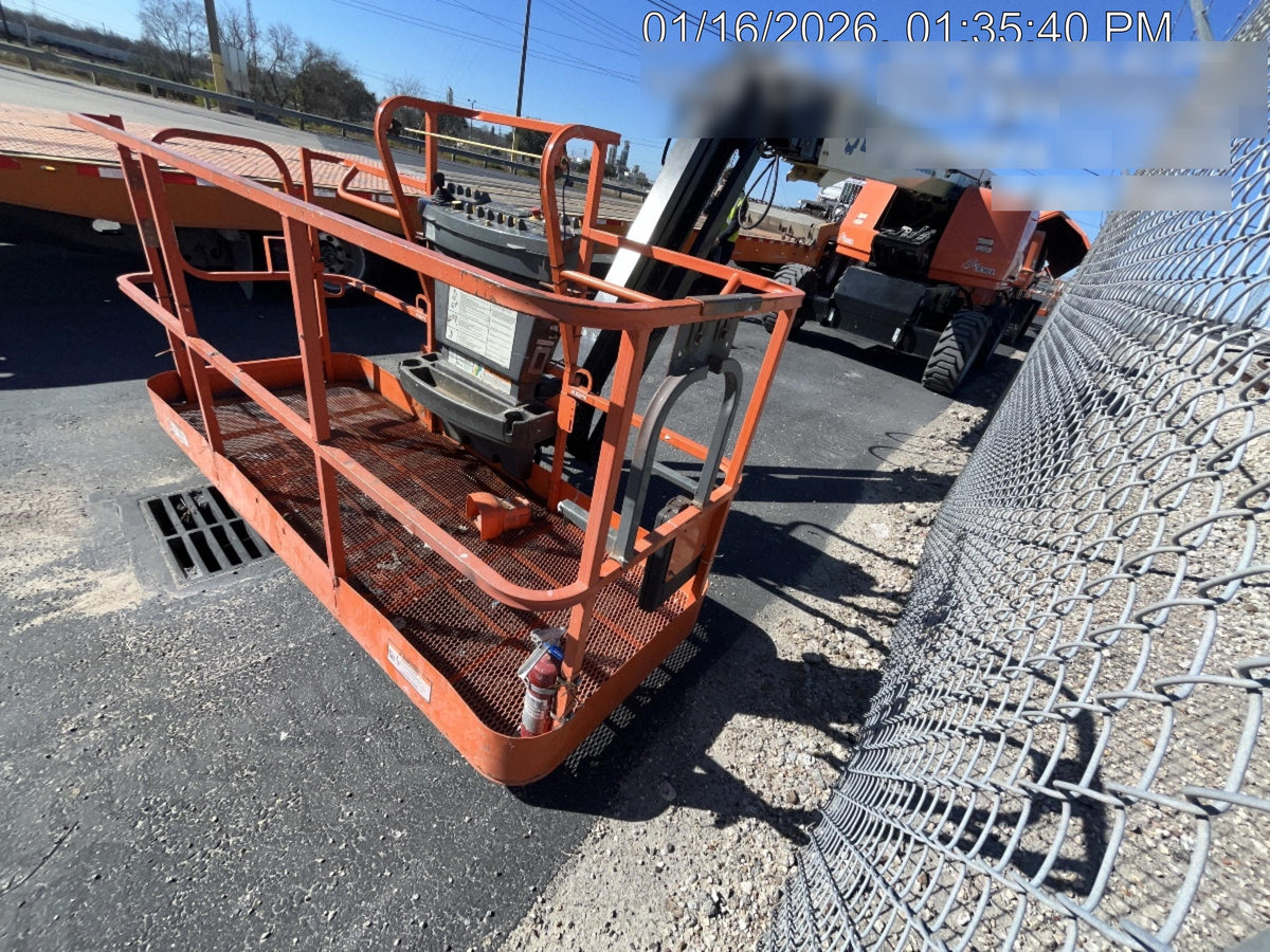 2023 JLG 660SJ