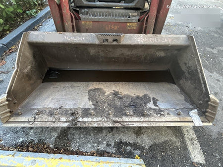 2023 TAKEUCHI 67" Smooth Bucket - Takeuchi