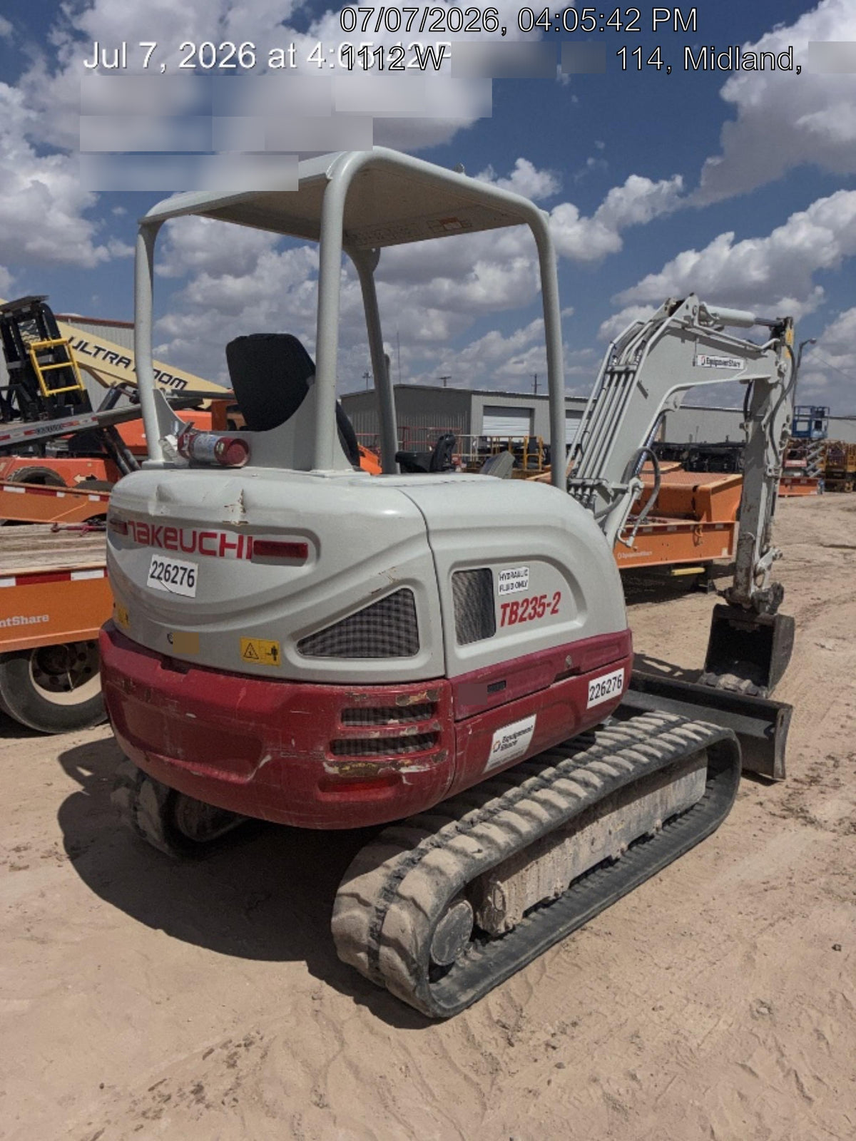 2022 TAKEUCHI TB235-2R