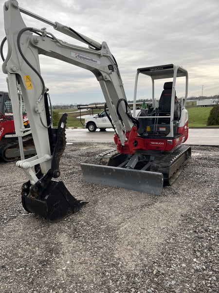 2023 TAKEUCHI TB250-2R