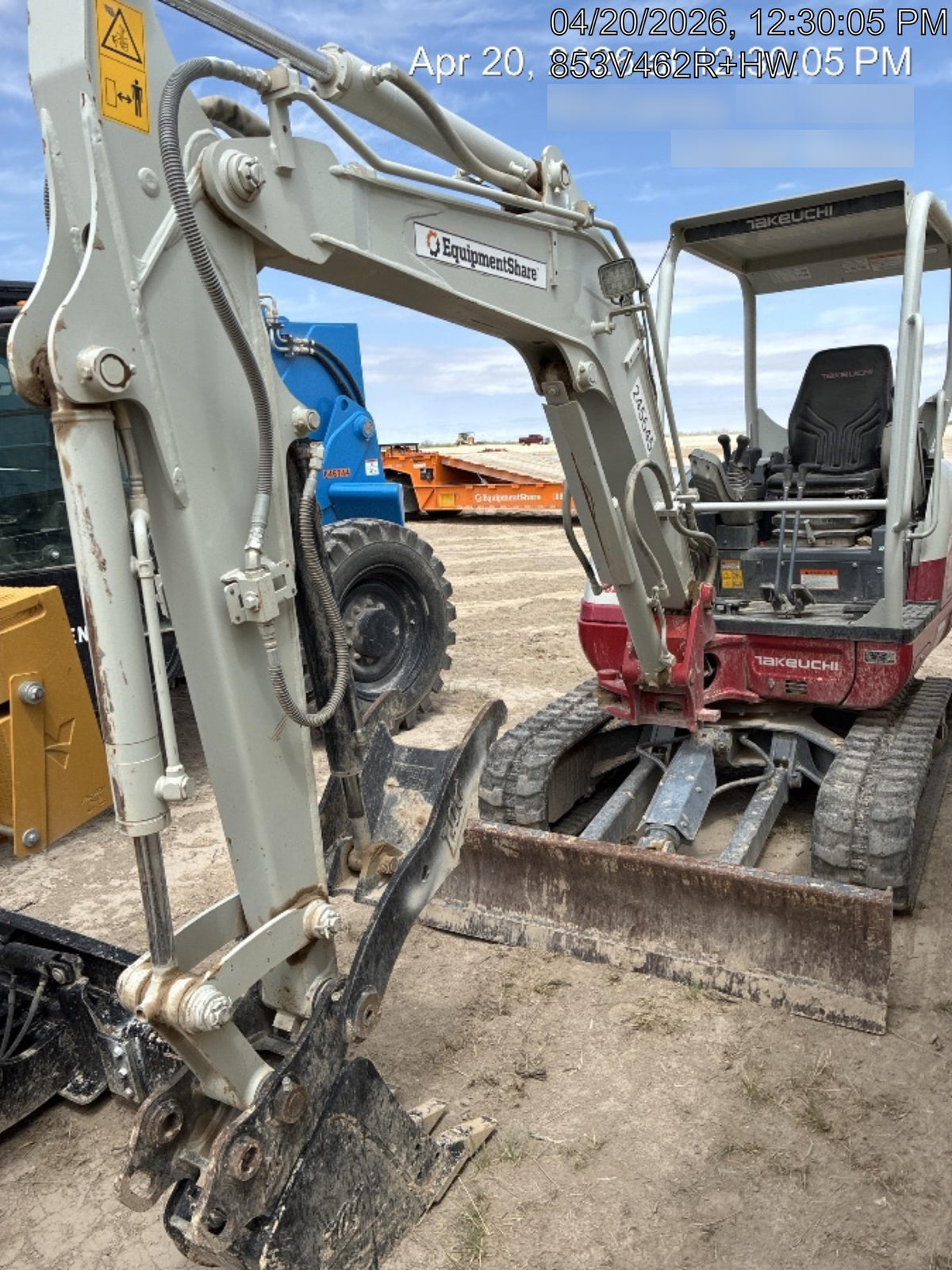 2022 TAKEUCHI TB235-2R