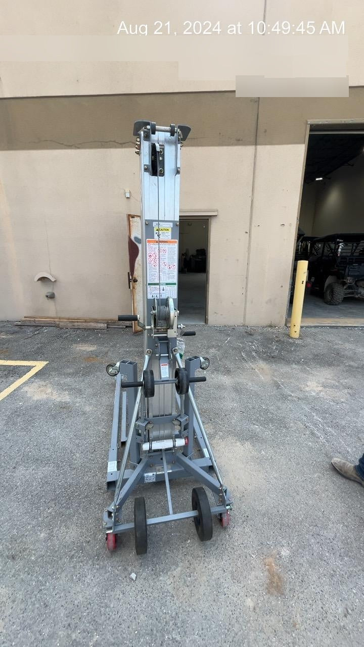 2023 GENIE SLC-24