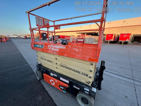 2025 JLG ES3246