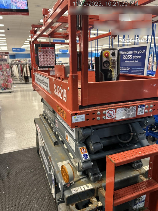 2020 Skyjack SJIII-3219 Solid NM Tires, Half height spring hinged entry gate, Dual Beacons, 800W Inverter