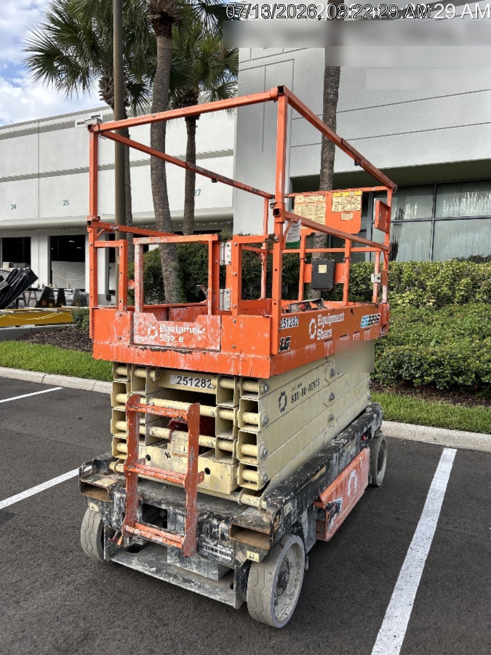 2022 JLG ES3246