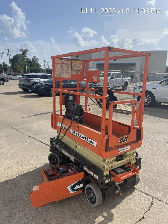 2021 JLG ES1330L