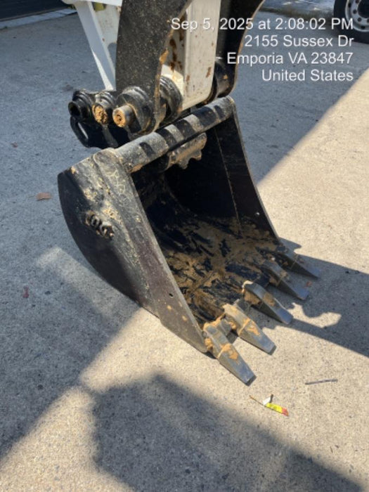 2025 TAKEUCHI 24" Bucket Takeuchi