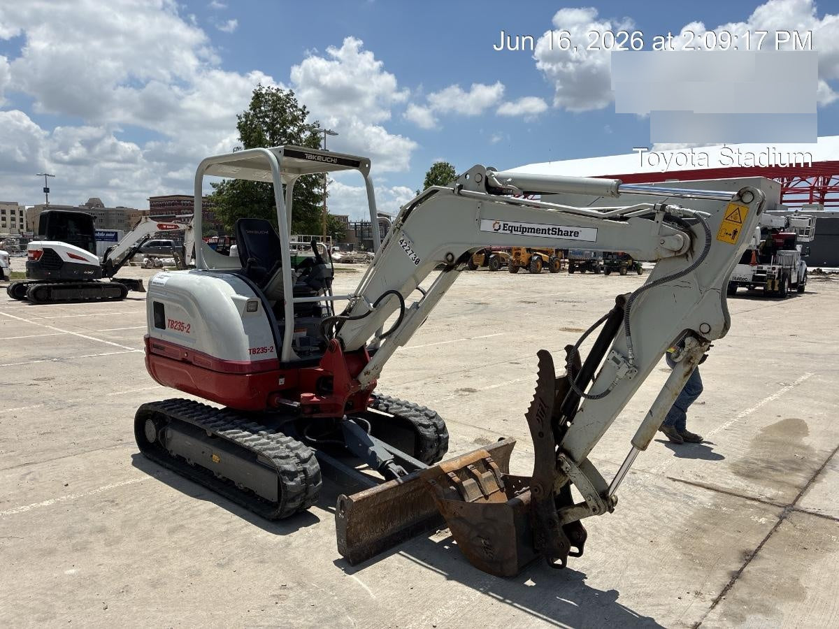 2024 TAKEUCHI TB235-2R