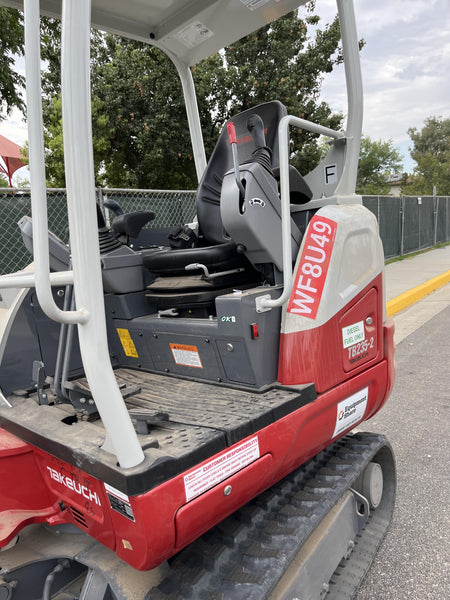 2024 TAKEUCHI TB235-2R