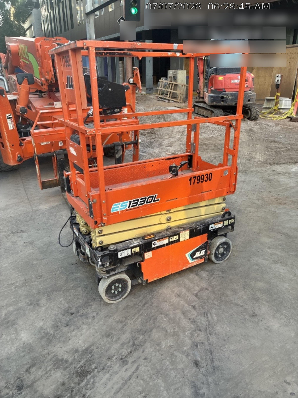 2021 JLG ES1330L
