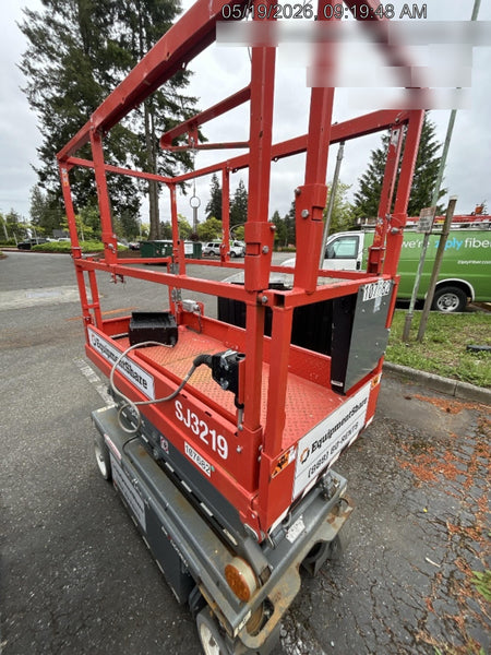 2020 Skyjack SJIII-3219 Solid NM Tires, Half height spring hinged entry gate, Dual Beacons, 800W Inverter