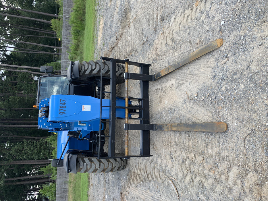 2020 Genie GTH-844 Cab/Heat/Air, Solid Tires, Work Lights, Beacon, Aux Hydraulics, Back up Alarm, Lifting Eye