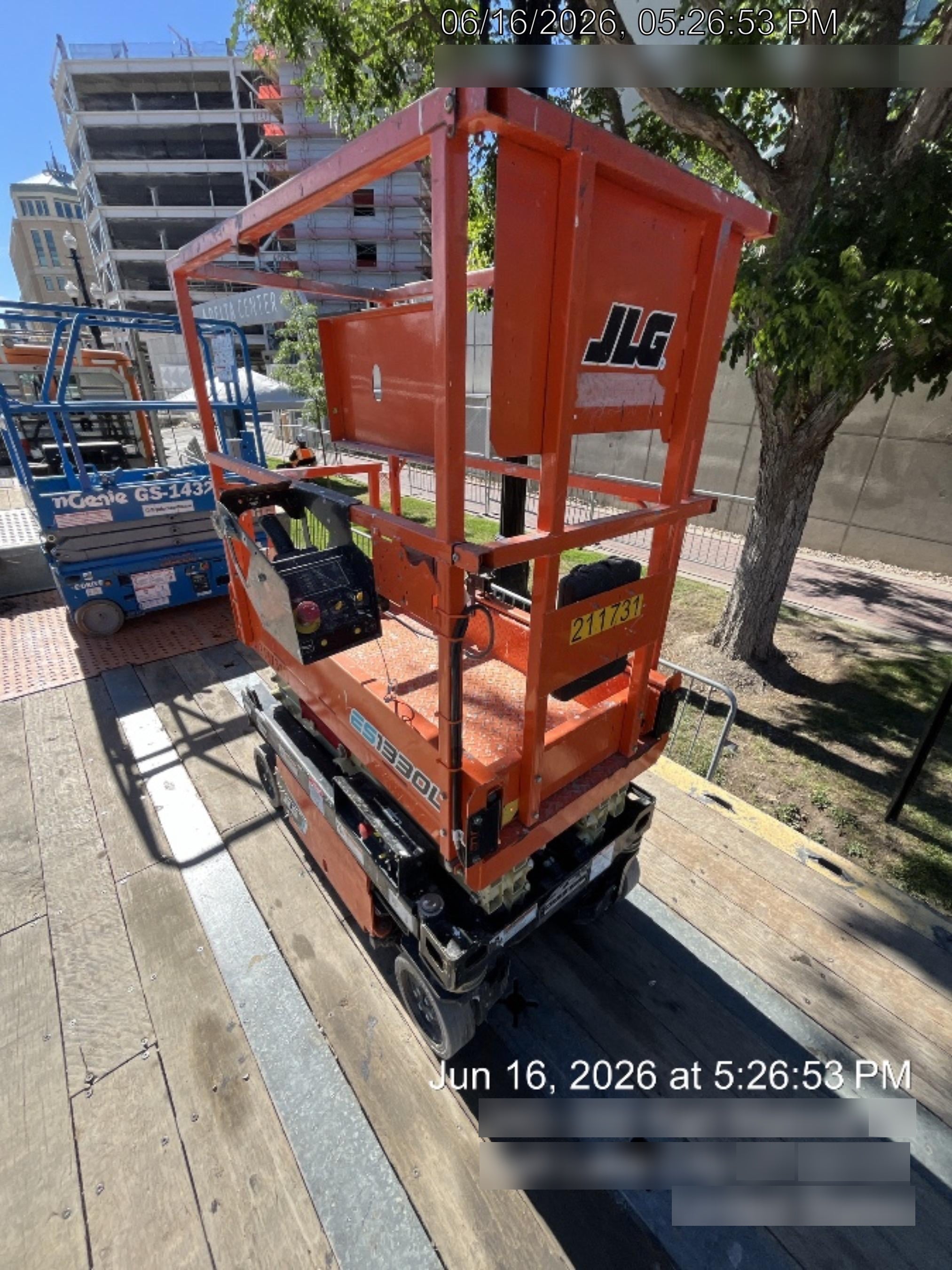 2022 JLG ES1330L