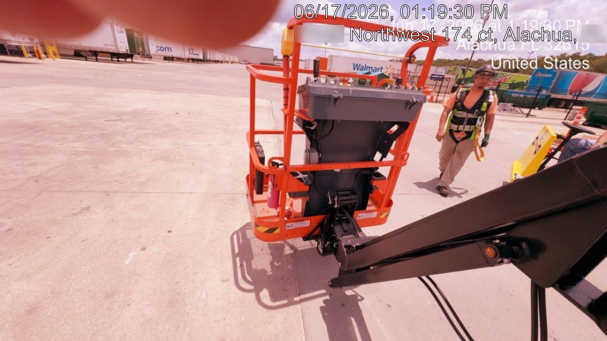 2024 JLG E400AJP Narrow