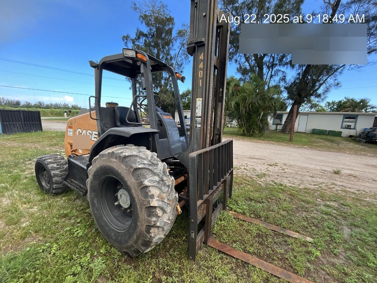 2017 CASE 586H