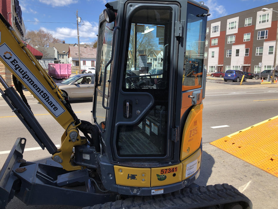 2017 Gehl Z35 Standard Rental Specs