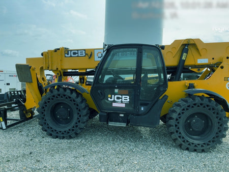 2020 JCB 510-56 Cab/Heat/Air, 74 HP, Solid Tires, STD Worklight, Beacon, Aux Hydraulics, Lifting Eye, Back up Alarm w/66" Carriage/60" Forks
