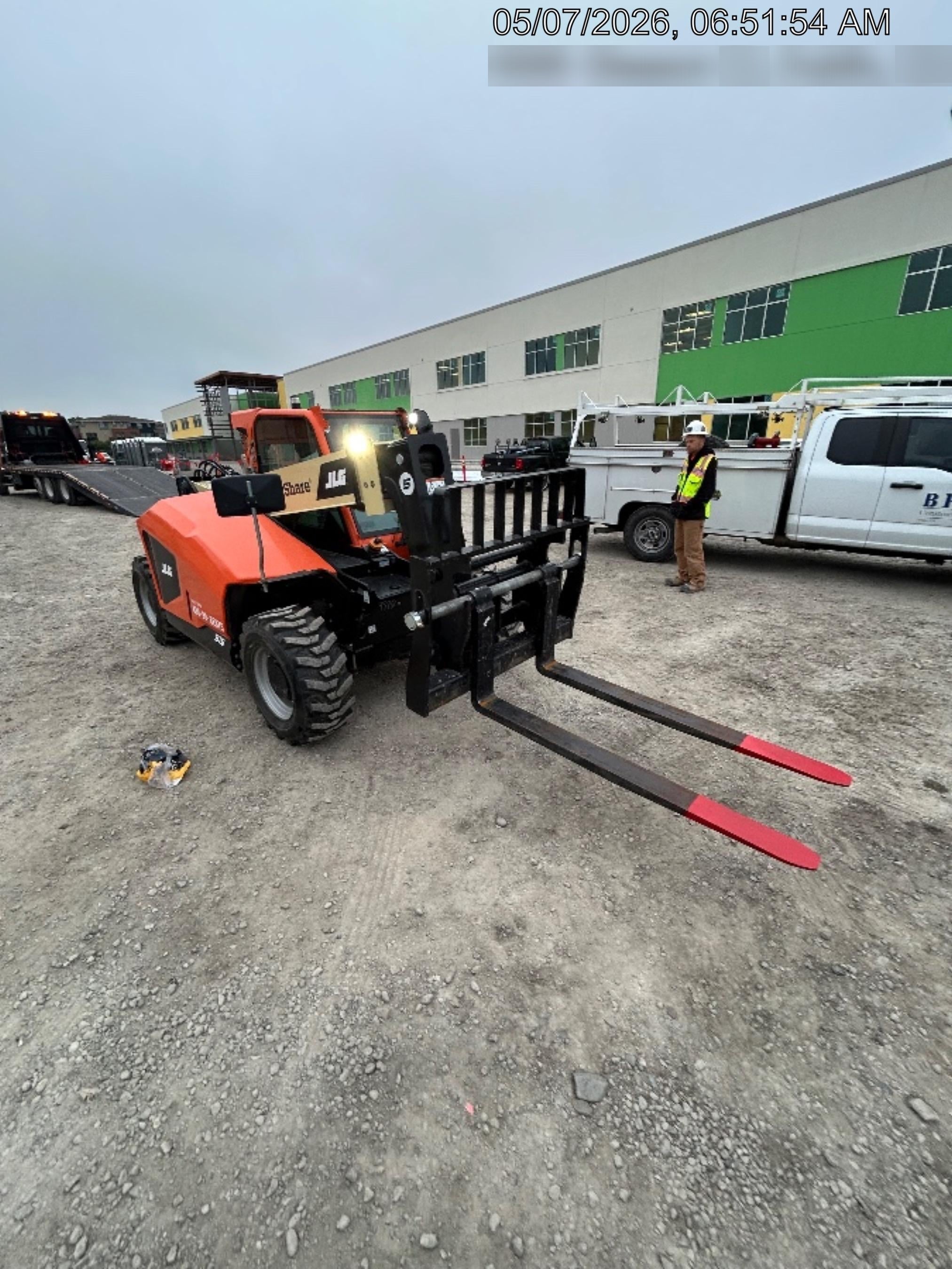 2025 JLG 519