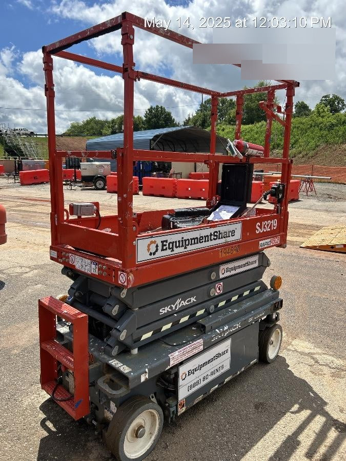 2021 SKYJACK SJ3219