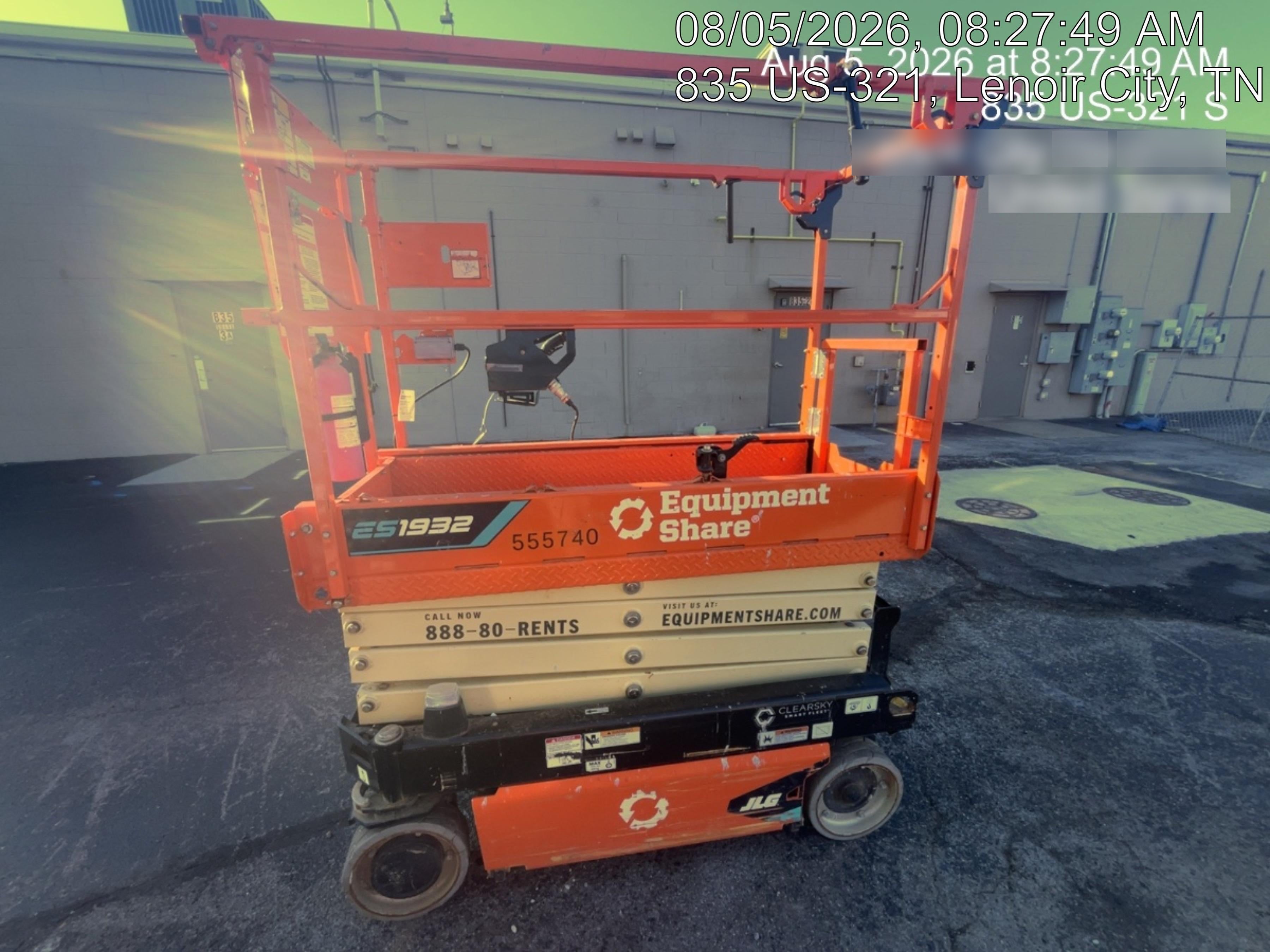 2025 JLG ES1932