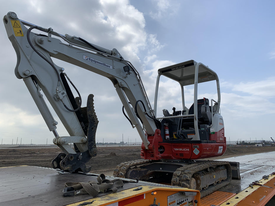 2021 TAKEUCHI TB235-2R