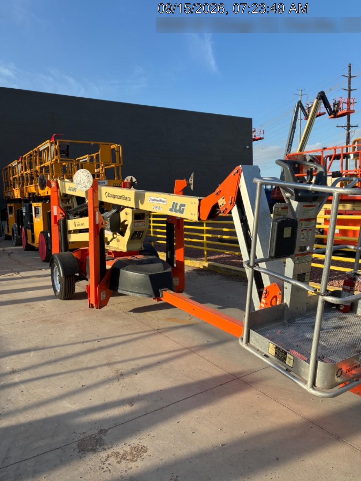 2023 JLG T500J