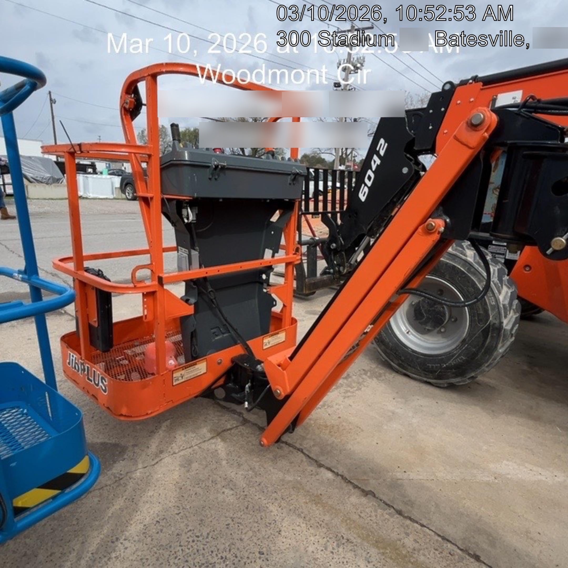 2019 JLG E300AJP