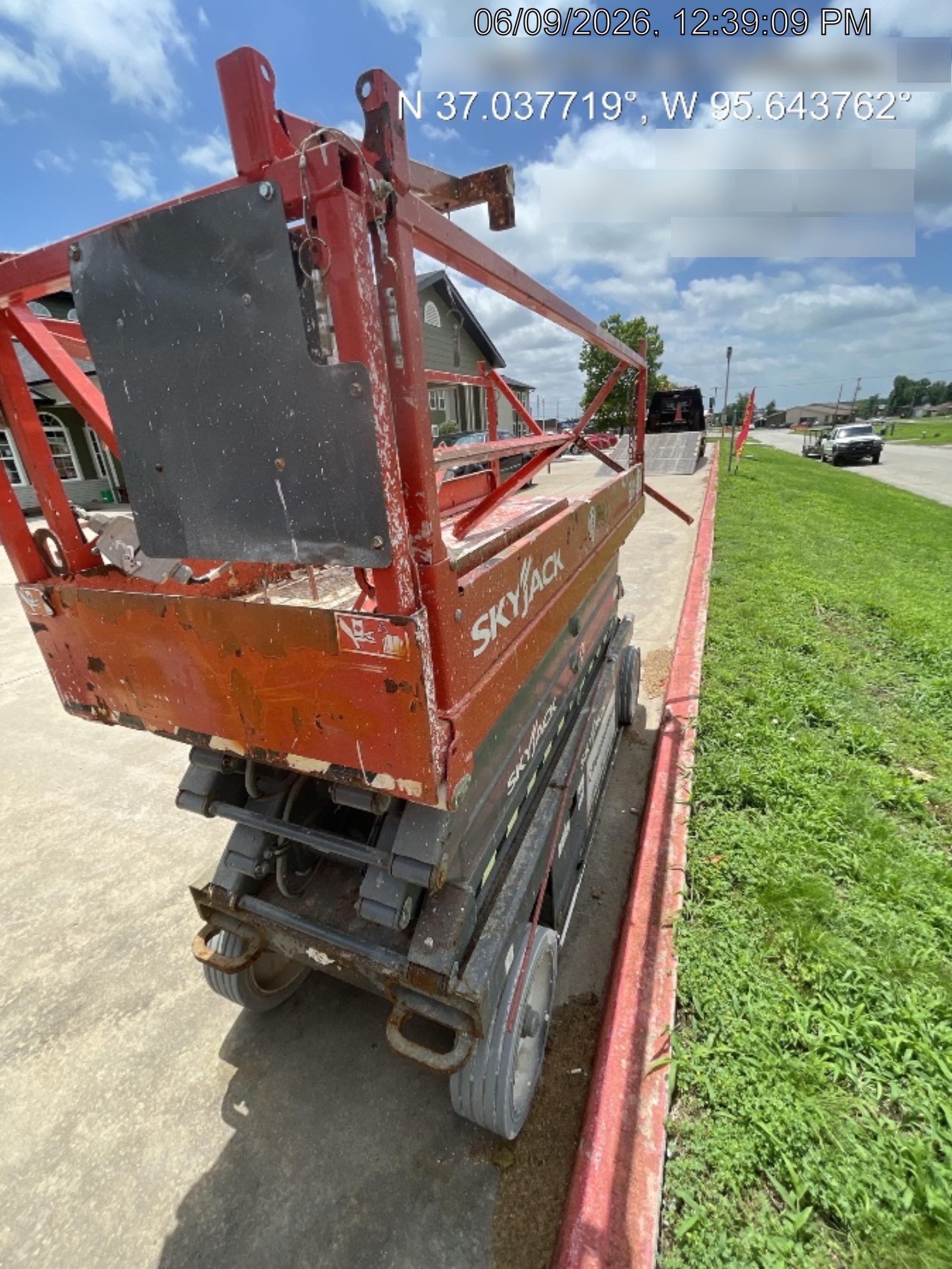 2016 Skyjack SJIII-3226 26' Electric Scissor Lift