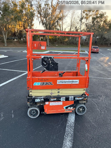 2021 JLG ES1330L