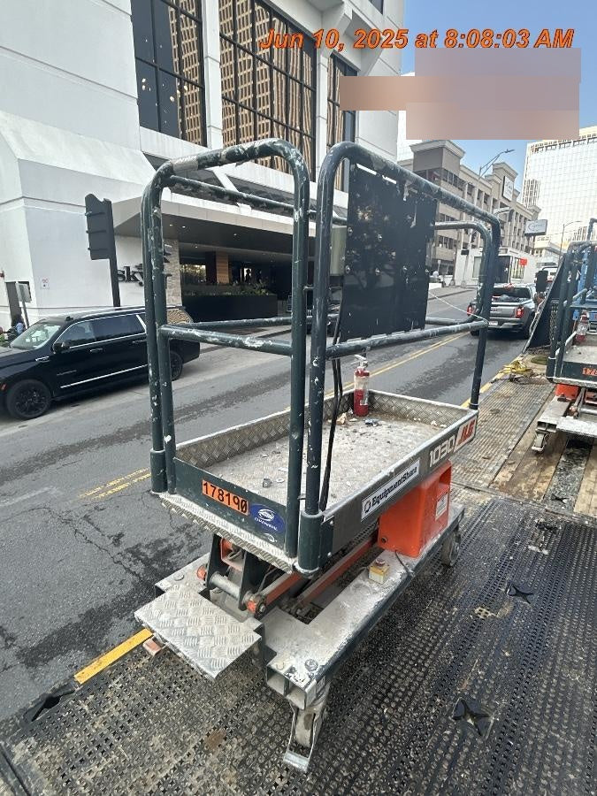 2021 JLG 1030P