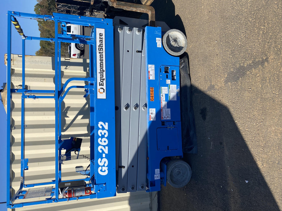 2020 Genie GS-2632 Standard, Folding half height swing gate