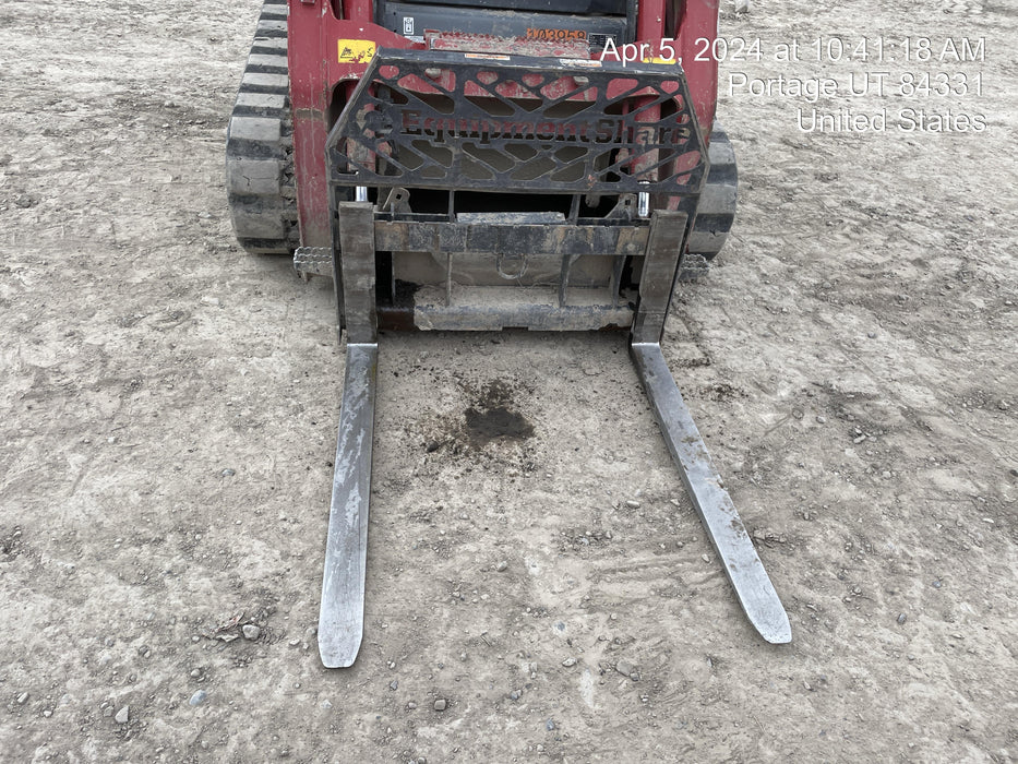 2021 TAKEUCHI 48" Pallet Forks - Takeuchi