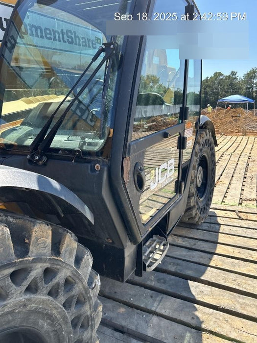 2019 JCB 509-42 74 HP w/CAB/HVAC, Beacon, Aux Hydraulics, Worklights, Solid Tires