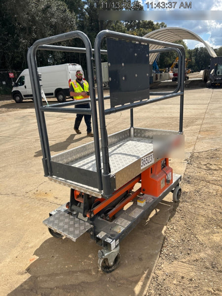 2023 JLG 1030P