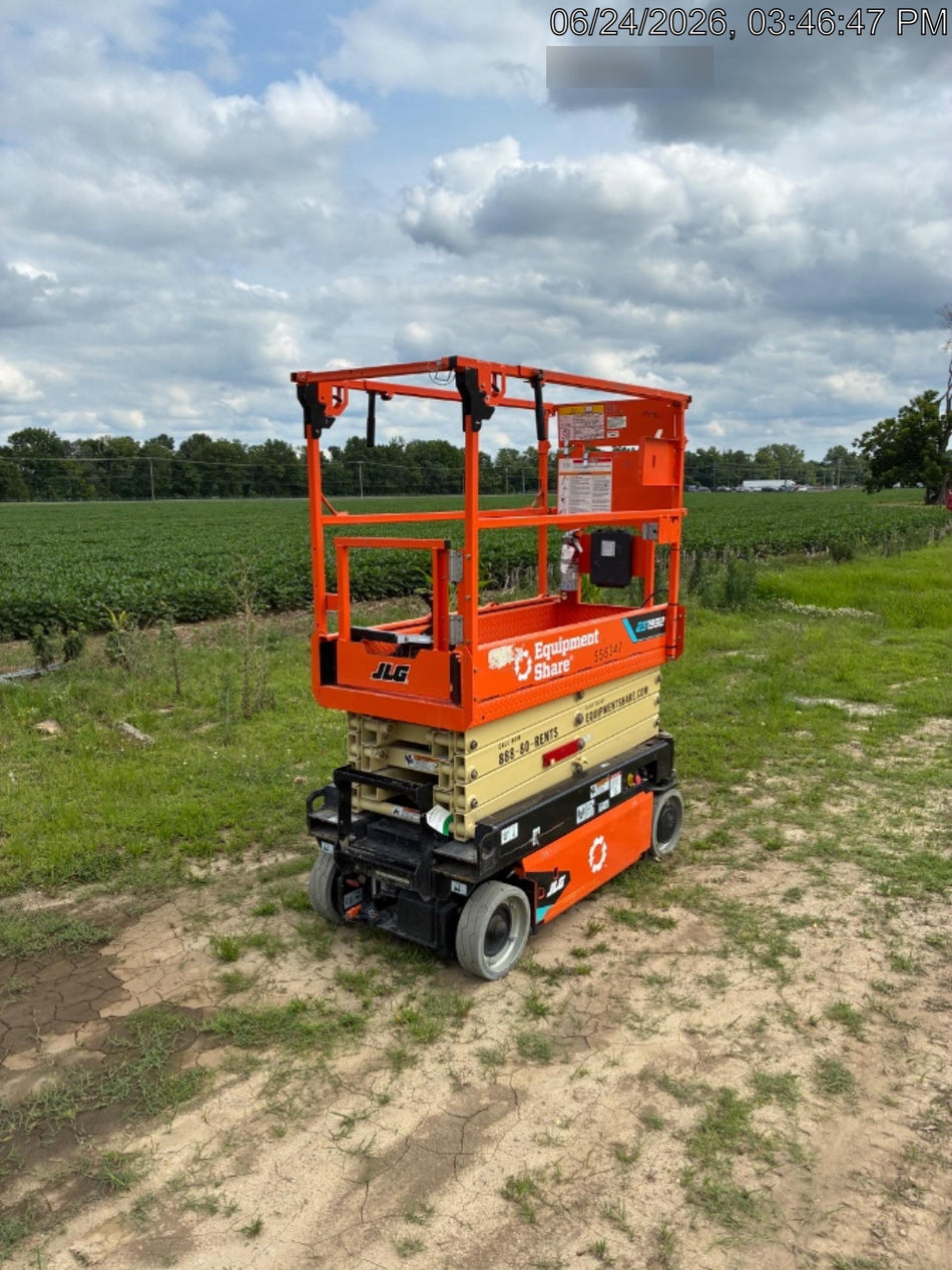 2025 JLG ES1932