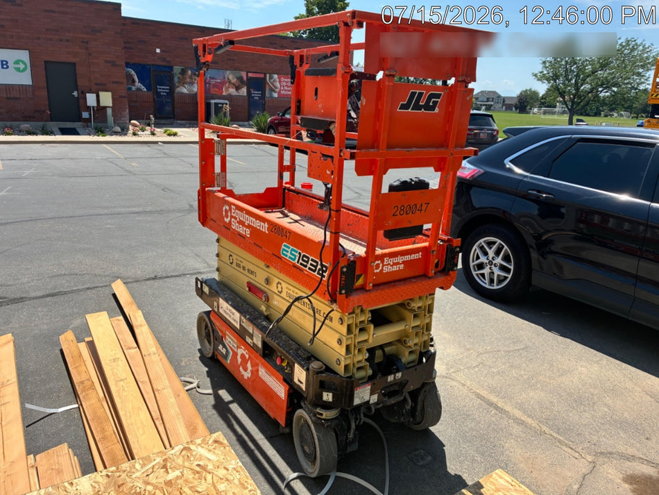 2022 JLG ES1932