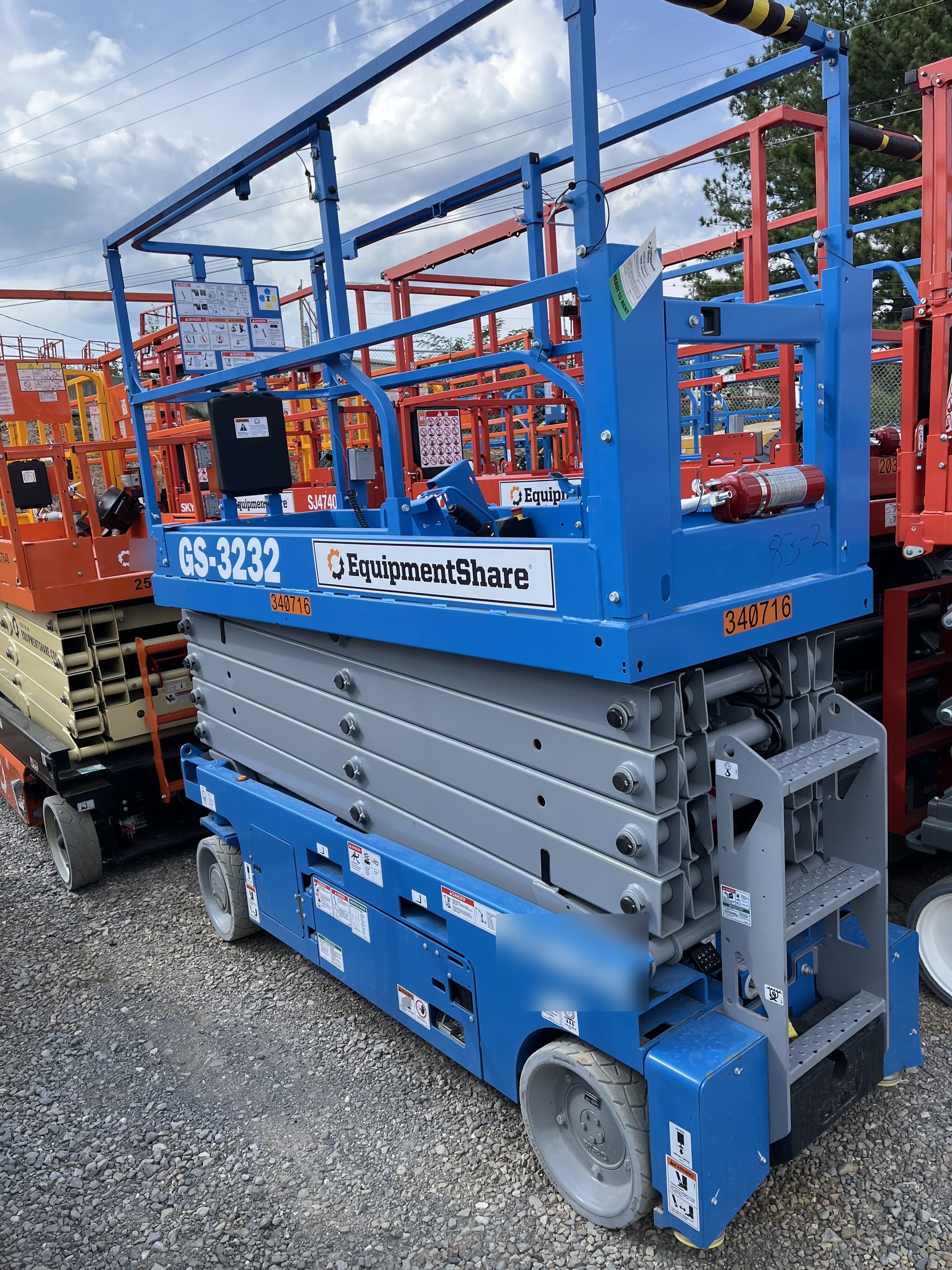 2023 GENIE GS-3232