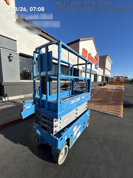 2020 Genie GS-1930 Solid Non Marking Tires, Beacon, Folding rails with half height swing gate, 800W Inverter