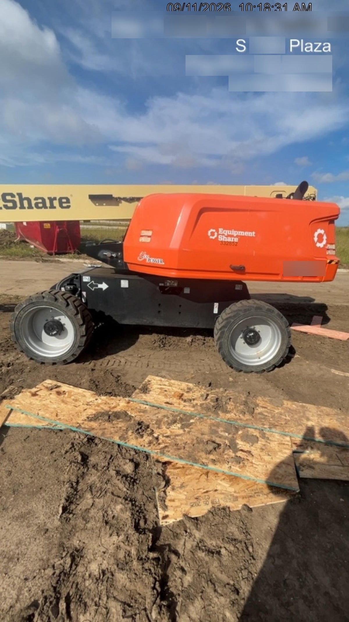 2023 JLG 660SJ