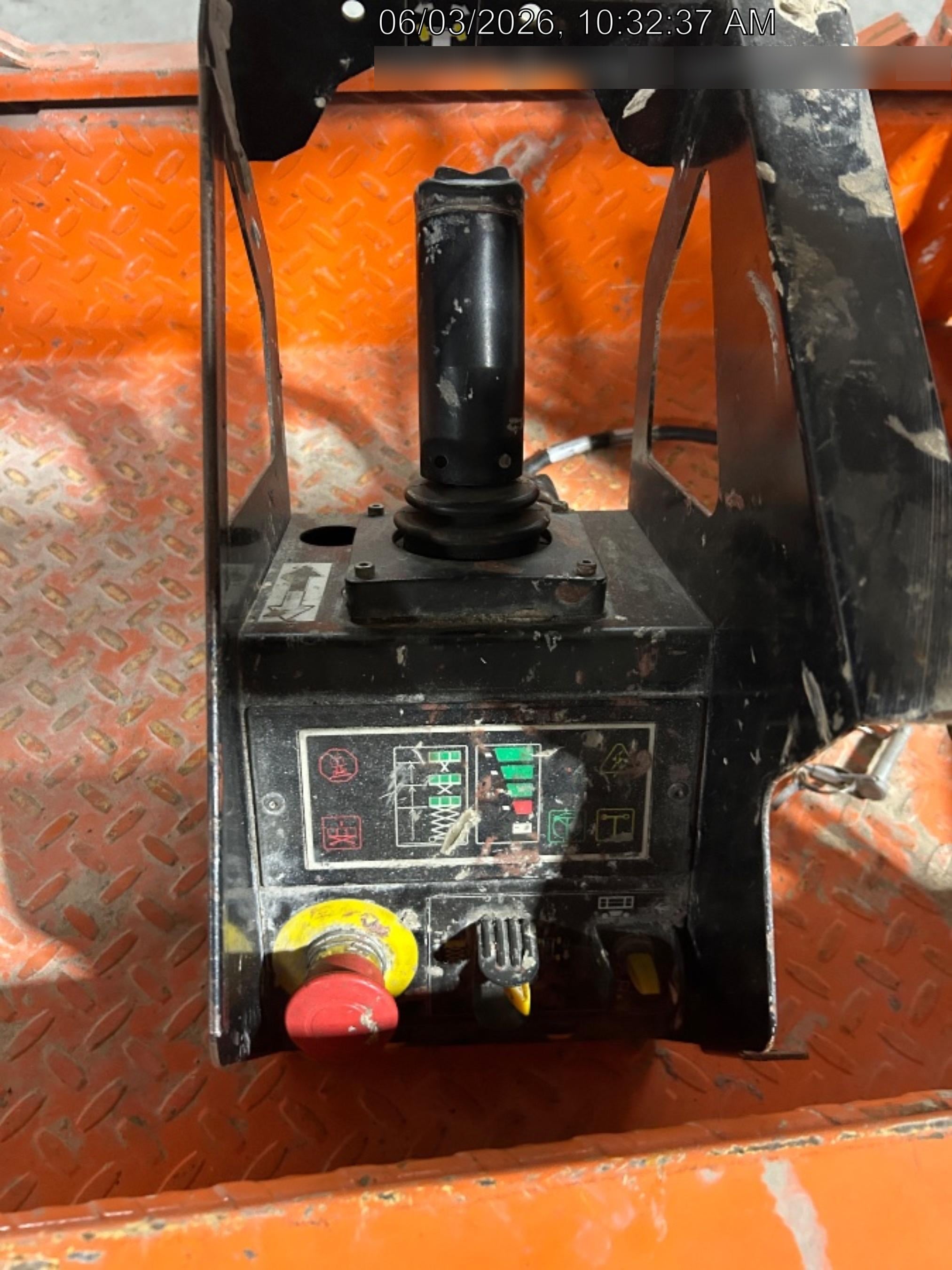 2022 JLG ES1330L