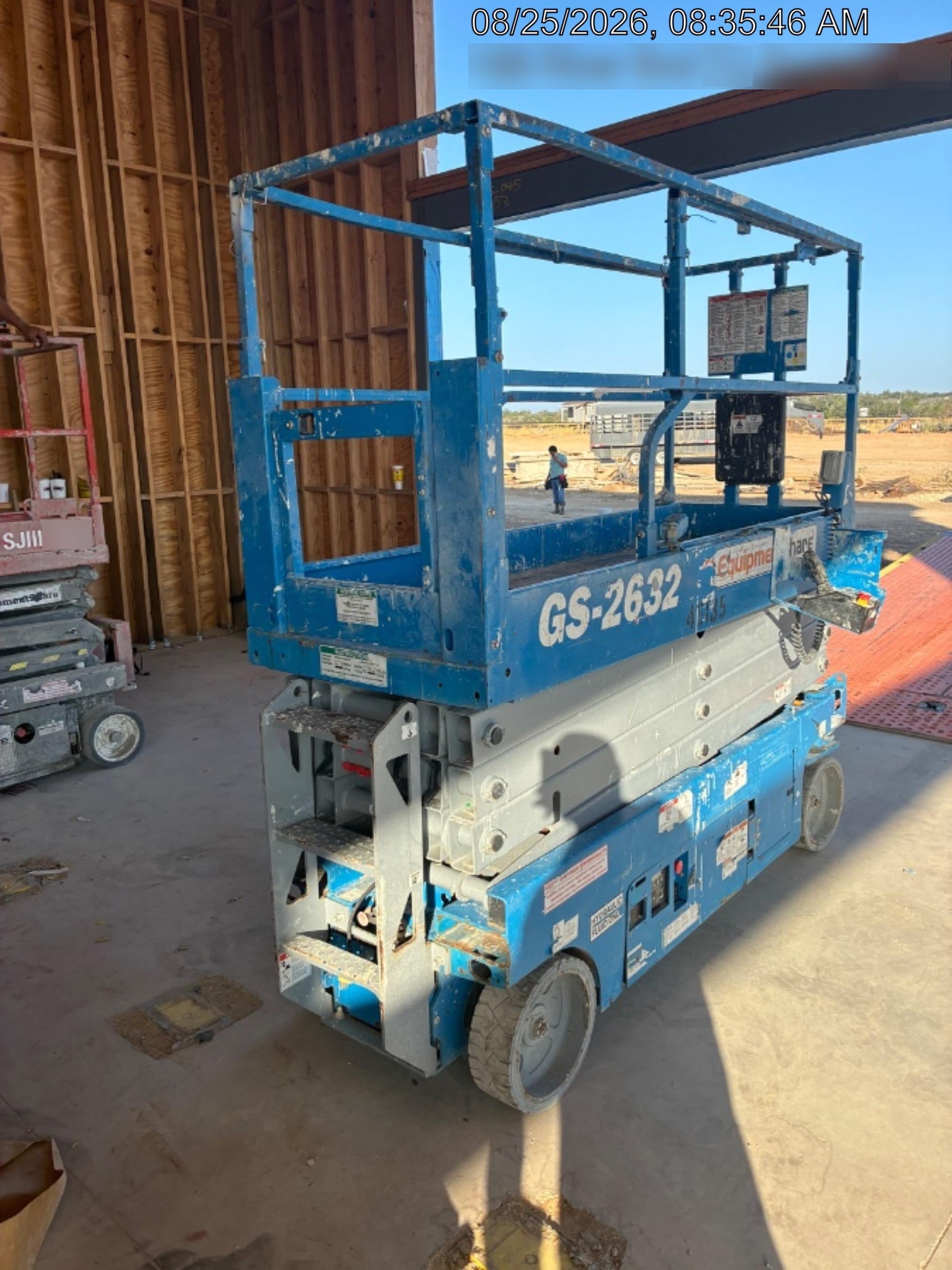 2019 Genie GS-2632 Folding rails with half height swing gate