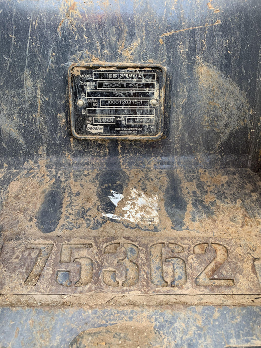 2020 DOOSAN 24" Bucket-Doosan